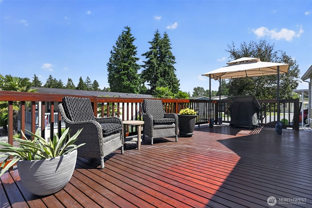 Photo of 2101 S 324th Street, Federal Way, WA 98003 (MLS # 2546036)