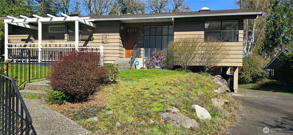 Photo of 4234 NE 89th Street, Seattle, WA 98115 (MLS # 2500930)
