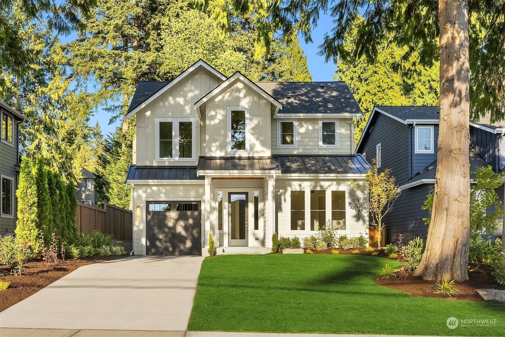 Photo of 10410 126th Avenue NE, Kirkland, WA 98033 (MLS # 2272107)