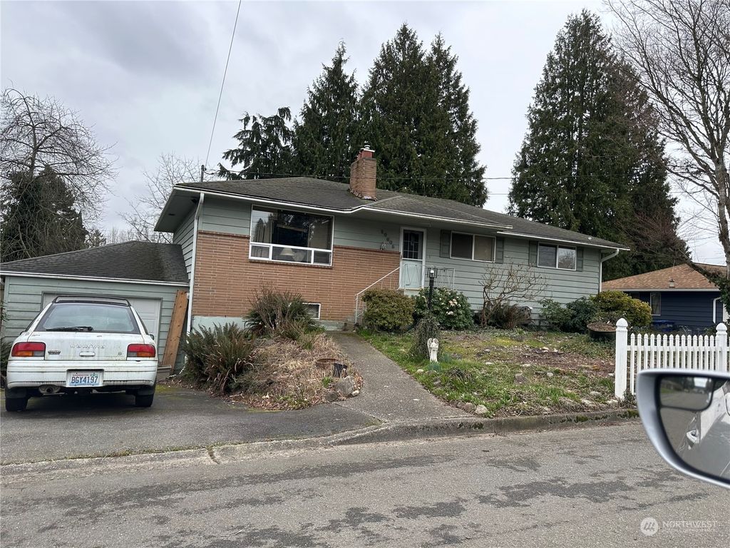 Photo of 10605 NE 194th Street, Bothell, WA 98011 (MLS # 2215604)