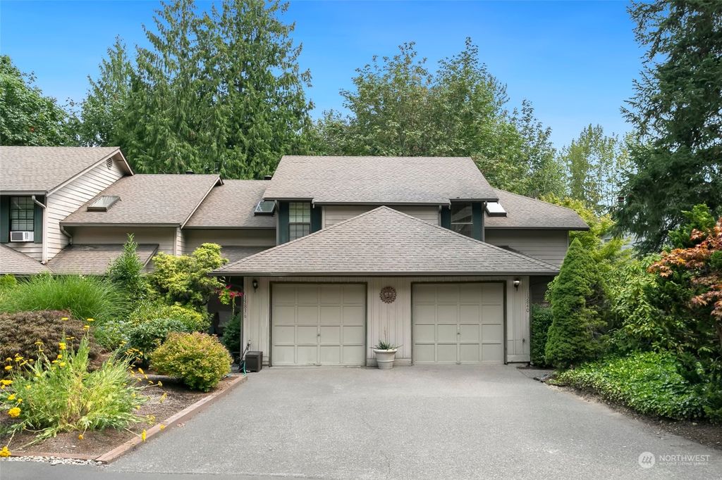 Photo of 13840 NE 87th Street, Redmond, WA 98052 (MLS # 2282871)