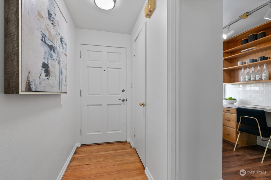 Photo of 1237 NE 170th Street, Shoreline, WA 98155 (MLS # 2207134)