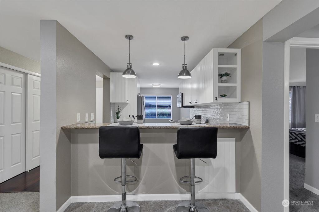 Photo of 170 NW Newport Way #D-29, Issaquah, WA 98027 (MLS # 2146711)