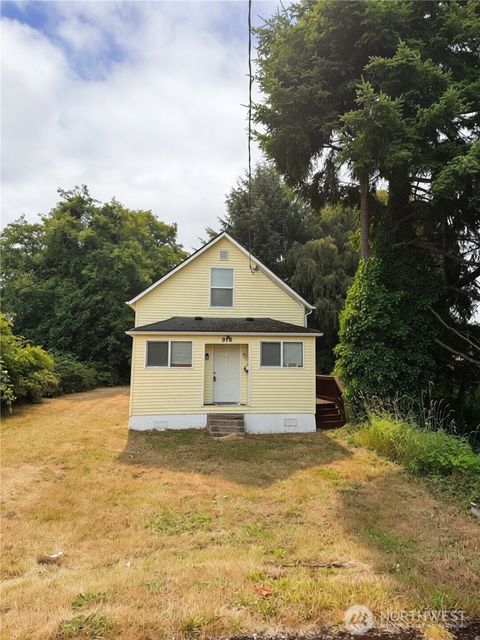 Photo of 918 W Marion Street, Aberdeen, WA 98520 (MLS # 2561130)