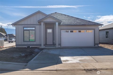 Photo of 582 S Oasis Loop, East Wenatchee, WA 98802 (MLS # 2468981)