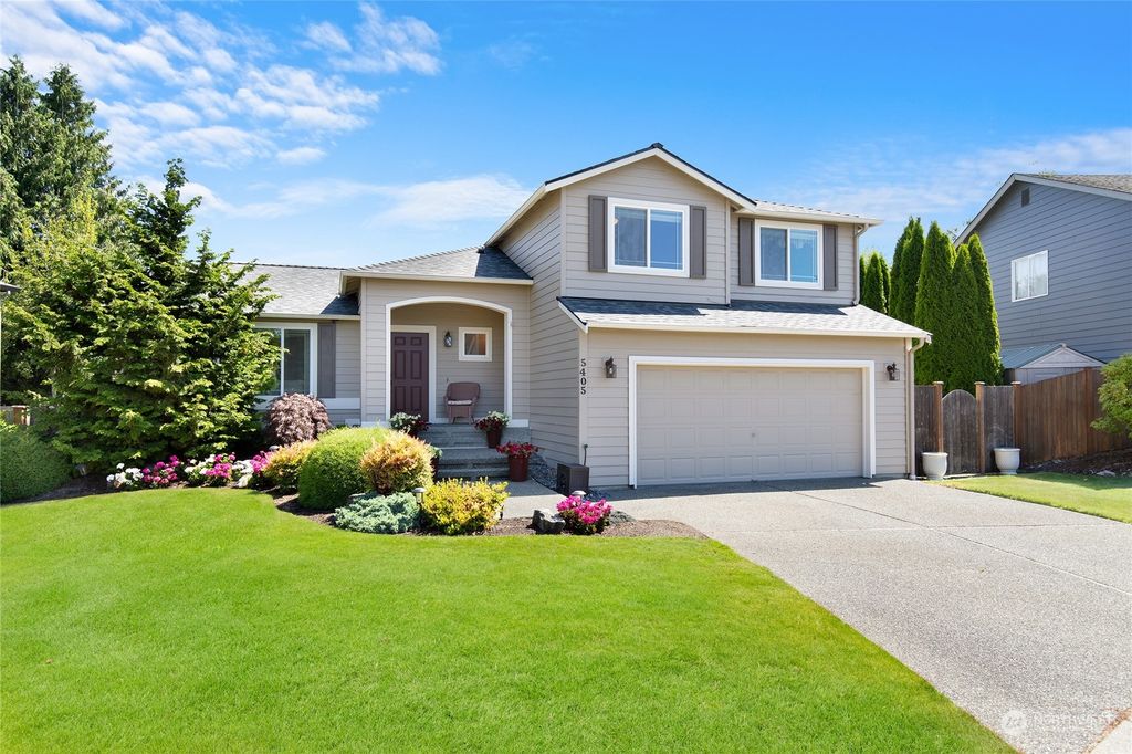 Photo of 5405 Parkview Lane, Everett, WA 98203 (MLS # 2143154)