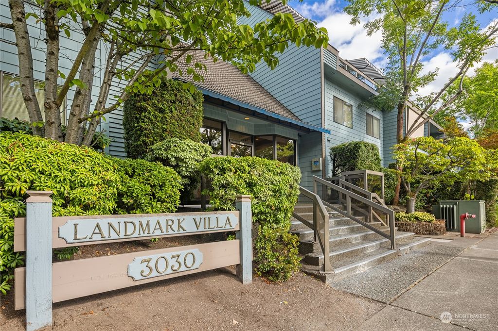 Photo of 3030 80th Avenue SE #303, Mercer Island, WA 98040 (MLS # 2278354)