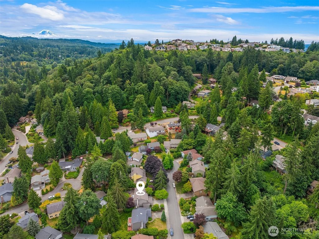 Photo of 4836 158th Place SE, Bellevue, WA 98006 (MLS # 2552336)