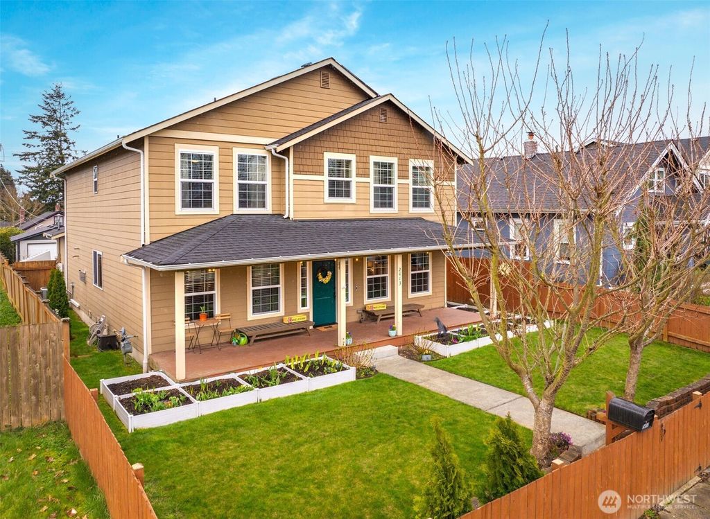 Photo of 2413 Fulton Street, Everett, WA 98201 (MLS # 2348612)