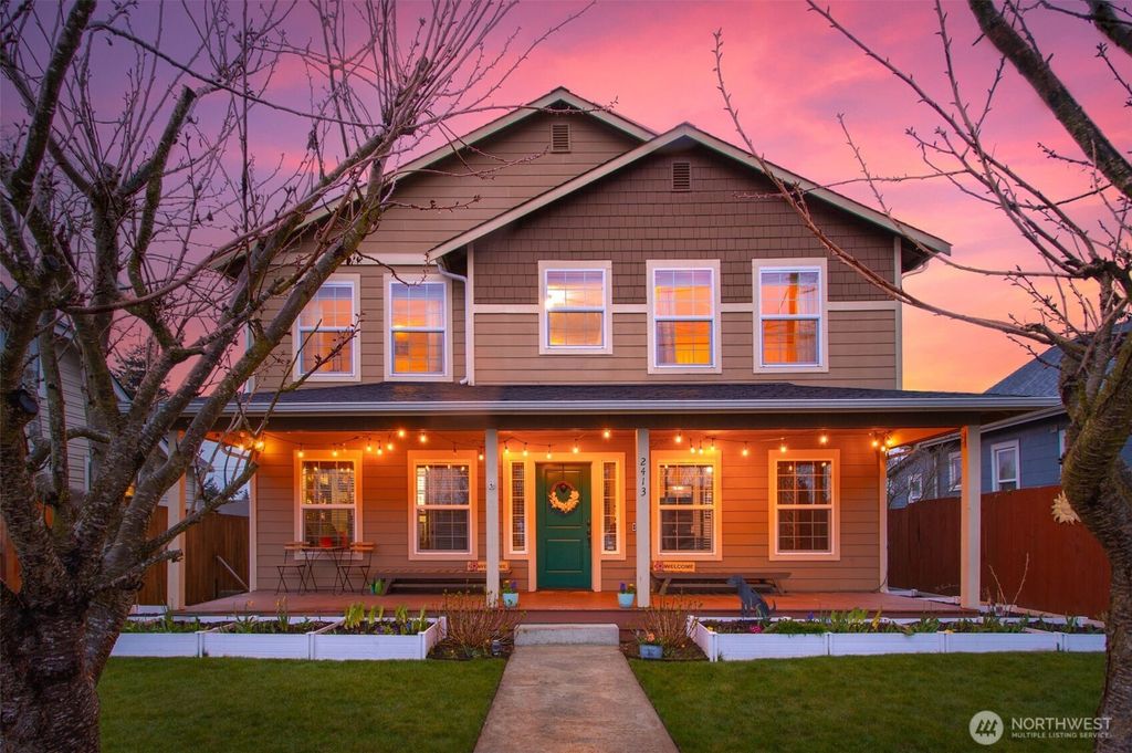 Photo of 2413 Fulton Street, Everett, WA 98201 (MLS # 2348612)