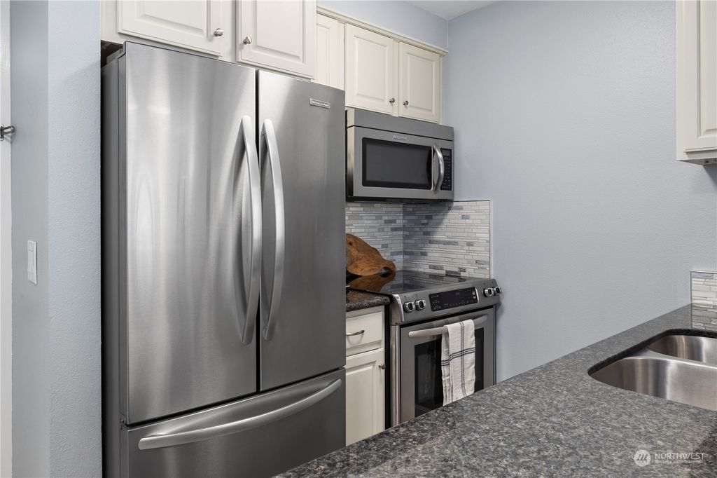 Photo of 769 Hayes Street #404, Seattle, WA 98109 (MLS # 2028286)