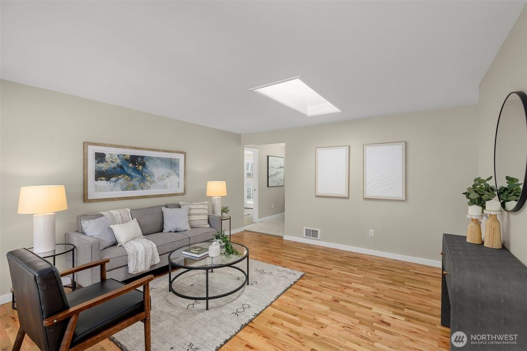 Photo of 16105 SE 113th Place, Renton, WA 98059 (MLS # 2429301)