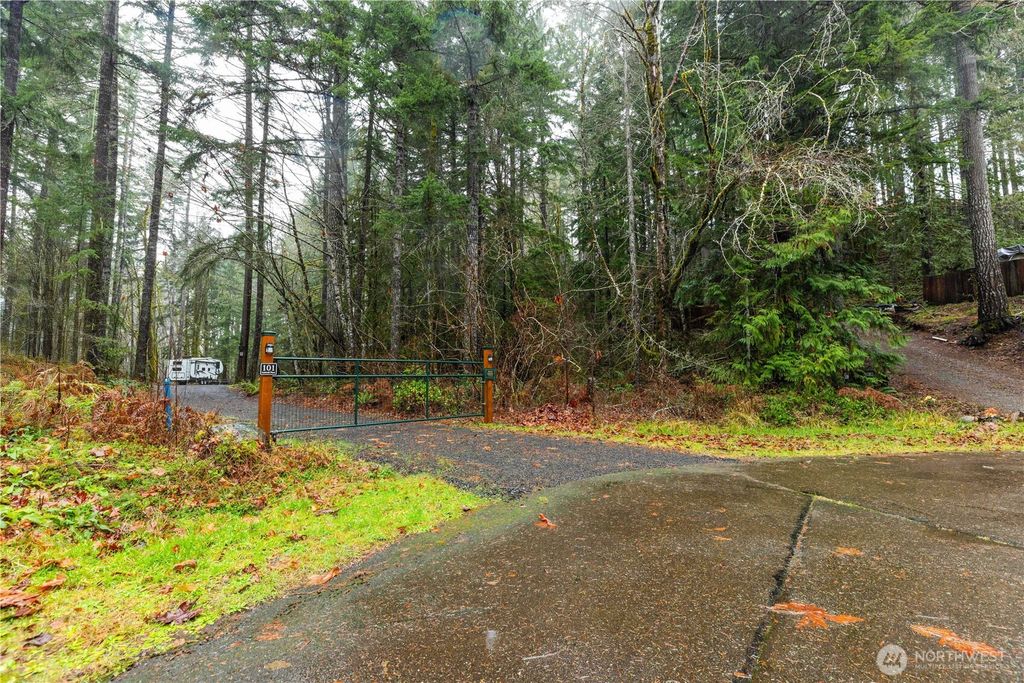 Photo of 101 N Gadwall Place N, Hoodsport, WA 98548 (MLS # 2465076)