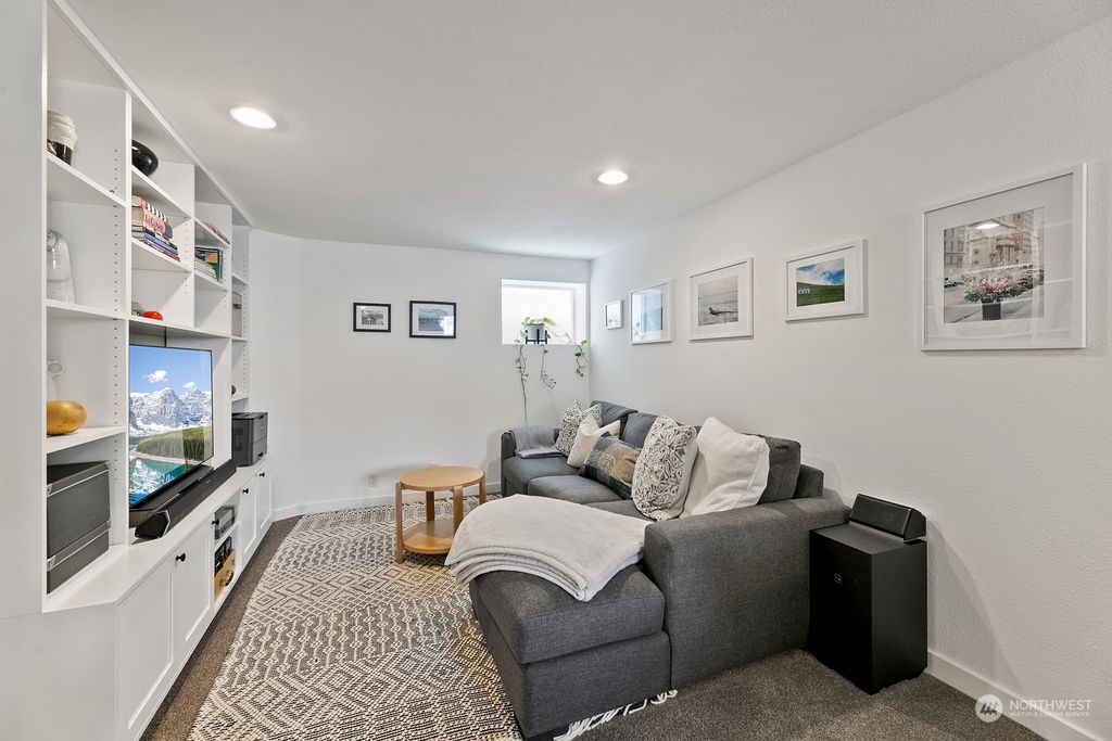 listing image 9362710462691