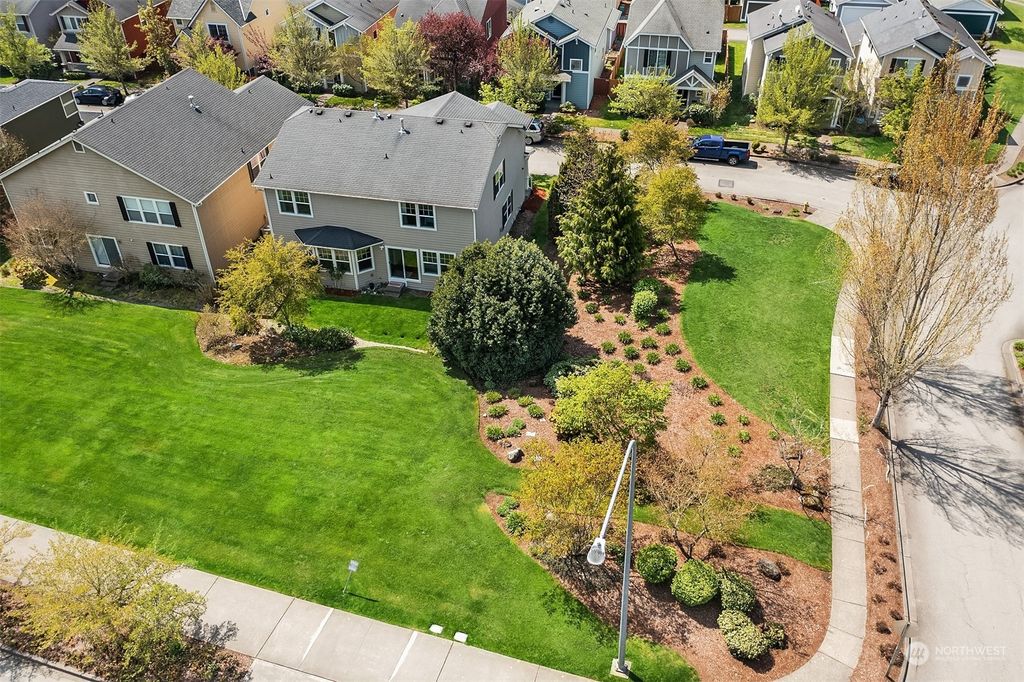 Photo of 9924 223rd Place NE, Redmond, WA 98053 (MLS # 2060849)