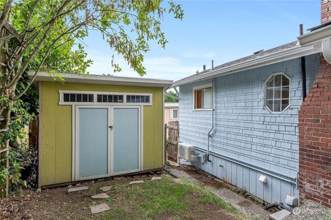 A home in Bremerton