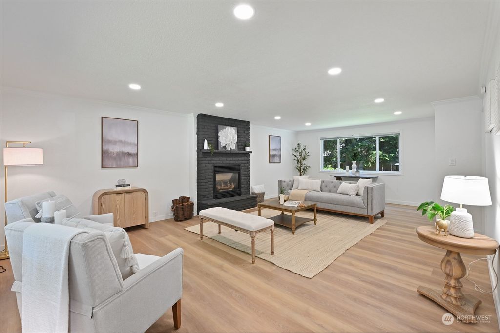 Photo of 812 146th Avenue SE, Bellevue, WA 98007 (MLS # 2254413)