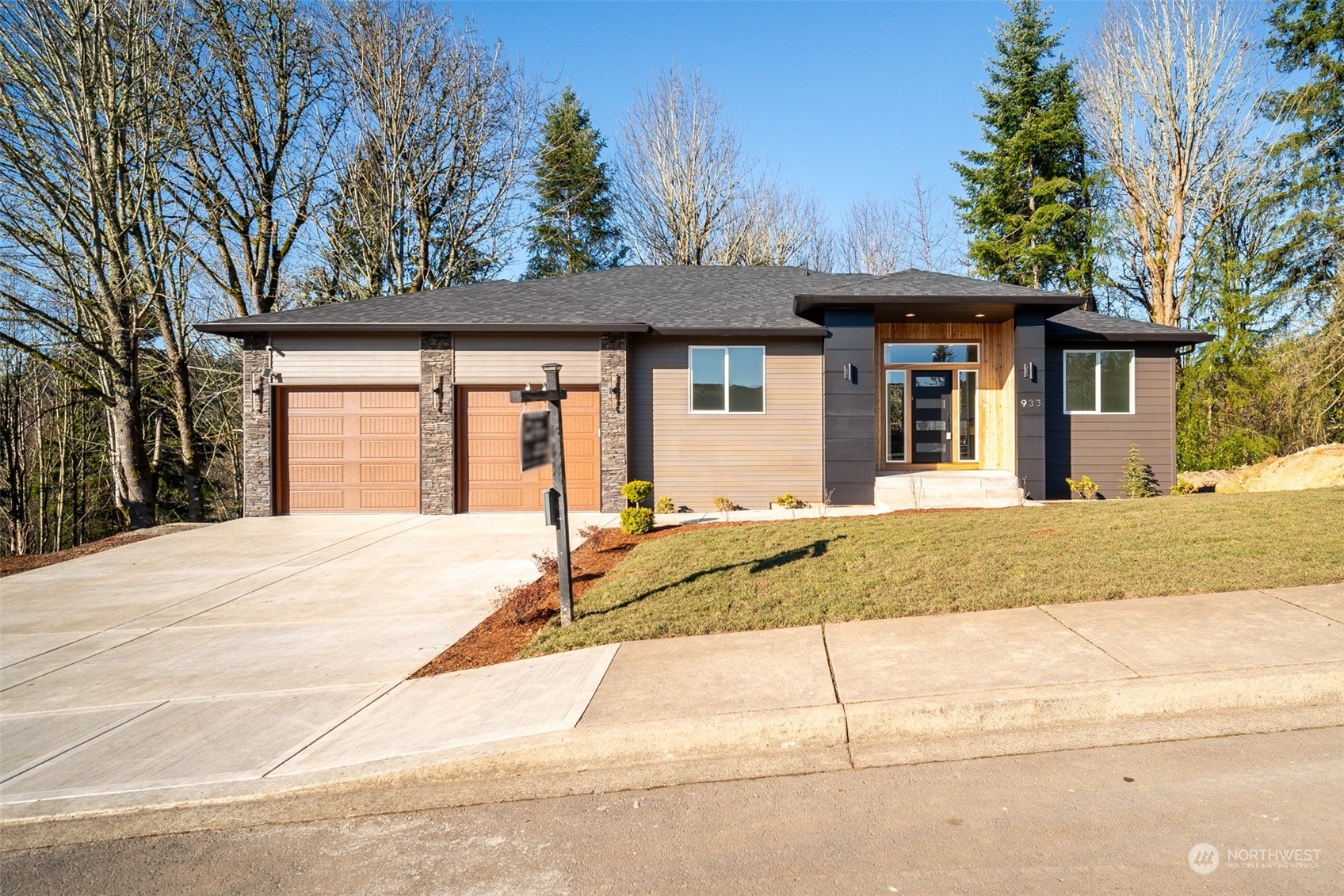 933 Edinburgh Court