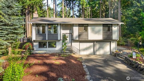Photo of 2503 25th ST St SE, Puyallup, WA 98374 (MLS # 2436328)