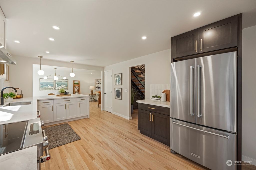 listing image 9362654119066666335
