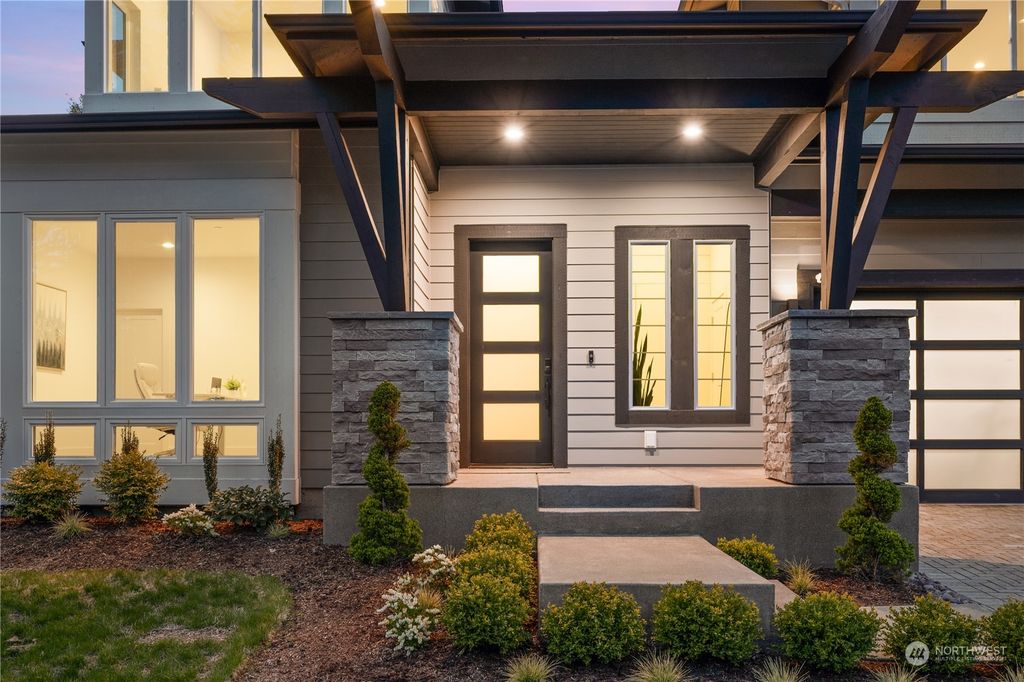 Photo of 2107 246th Avenue SE, Sammamish, WA 98075 (MLS # 2224514)