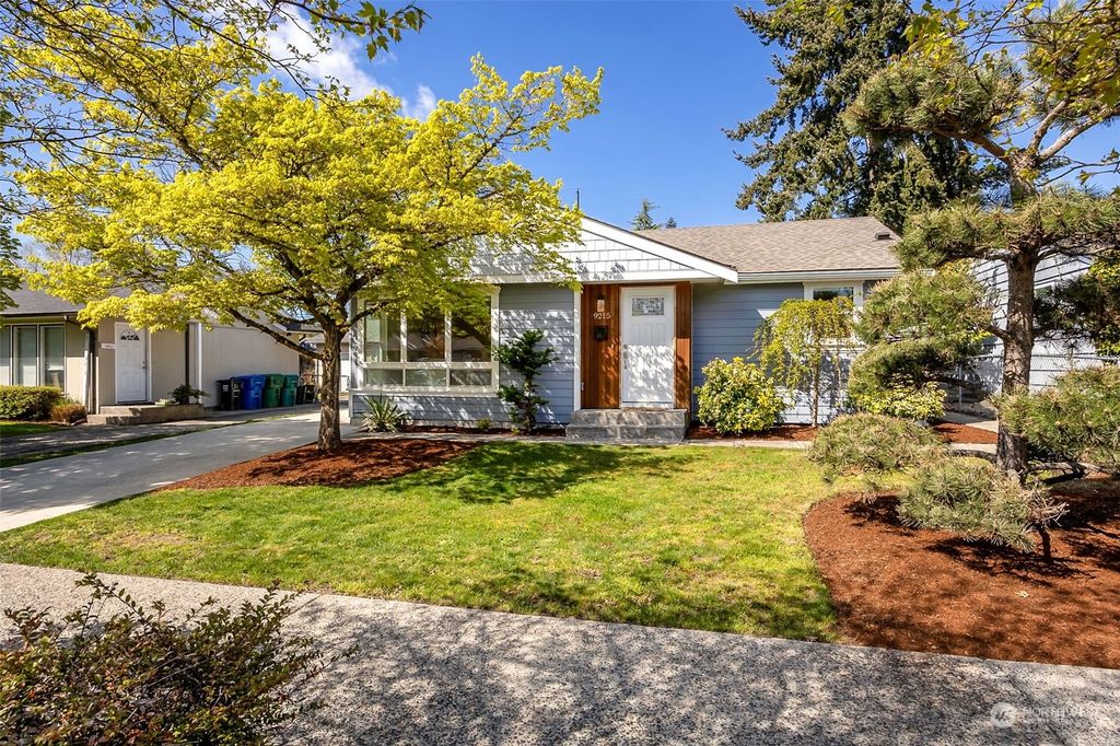 Photo of 9215 30th Avenue SW, Seattle, WA 98126 (MLS # 2218880)
