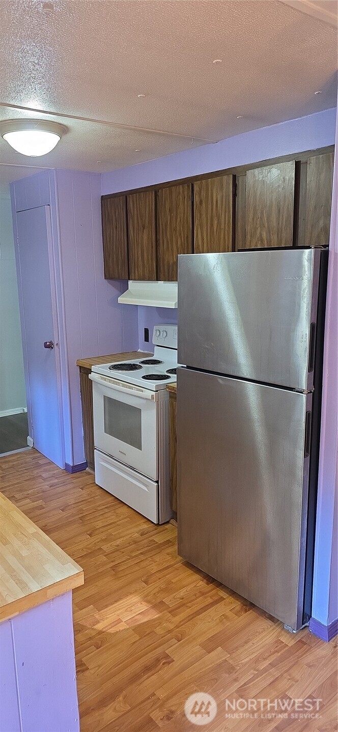 2071 Clear Valley Drive