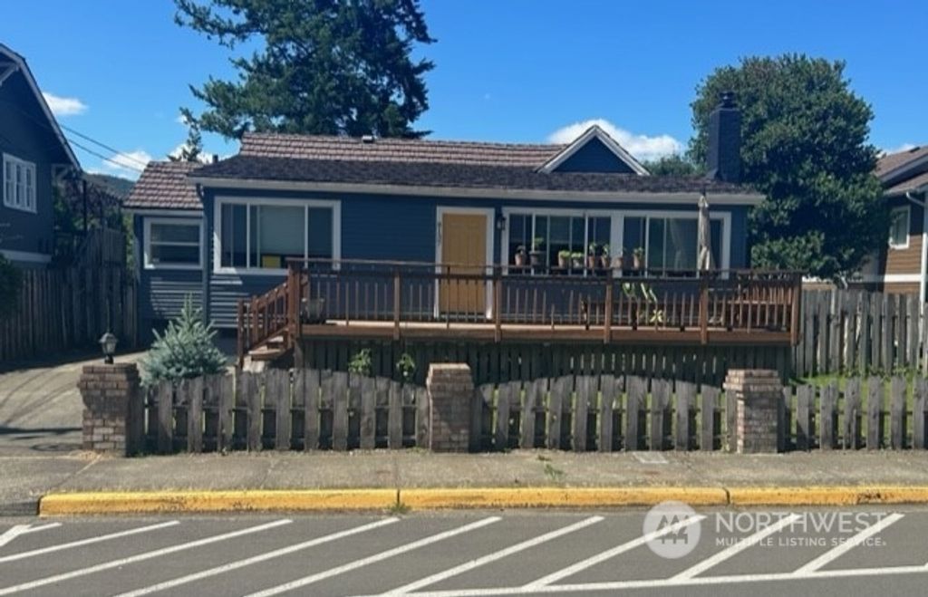 Photo of 8137 Park Avenue SE, Snoqualmie, WA 98065 (MLS # 2134452)