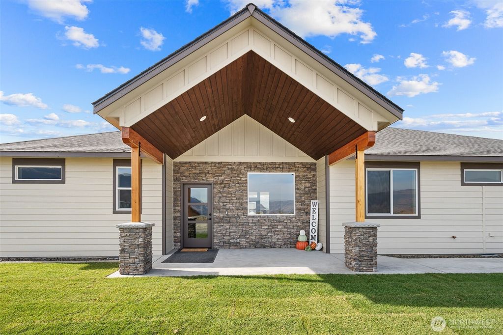 Photo of 19 Good Tern Lane, Malaga, WA 98828 (MLS # 2442349)