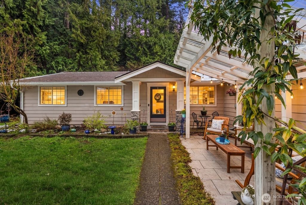 Photo of 22828 Upper Dorre Don Way SE, Maple Valley, WA 98038 (MLS # 2493557)