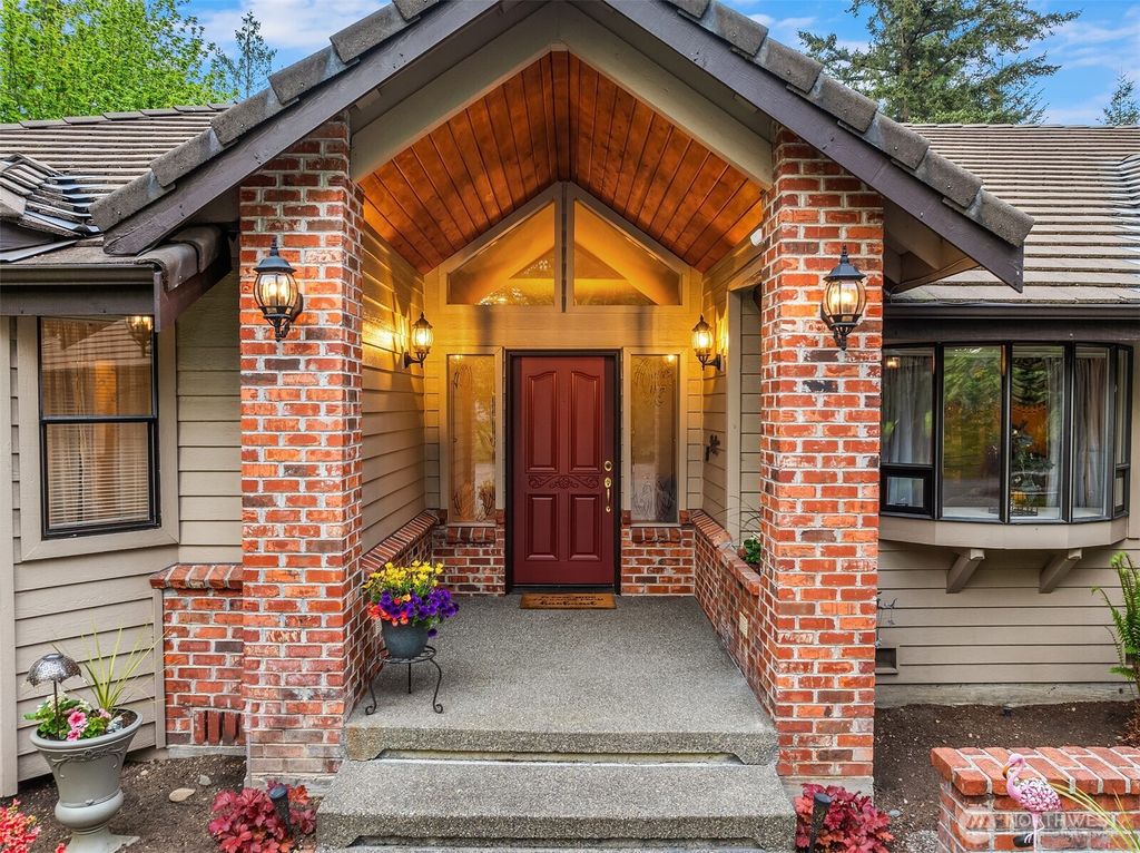 Photo of 25706 226th Place SE, Maple Valley, WA 98038 (MLS # 2375800)