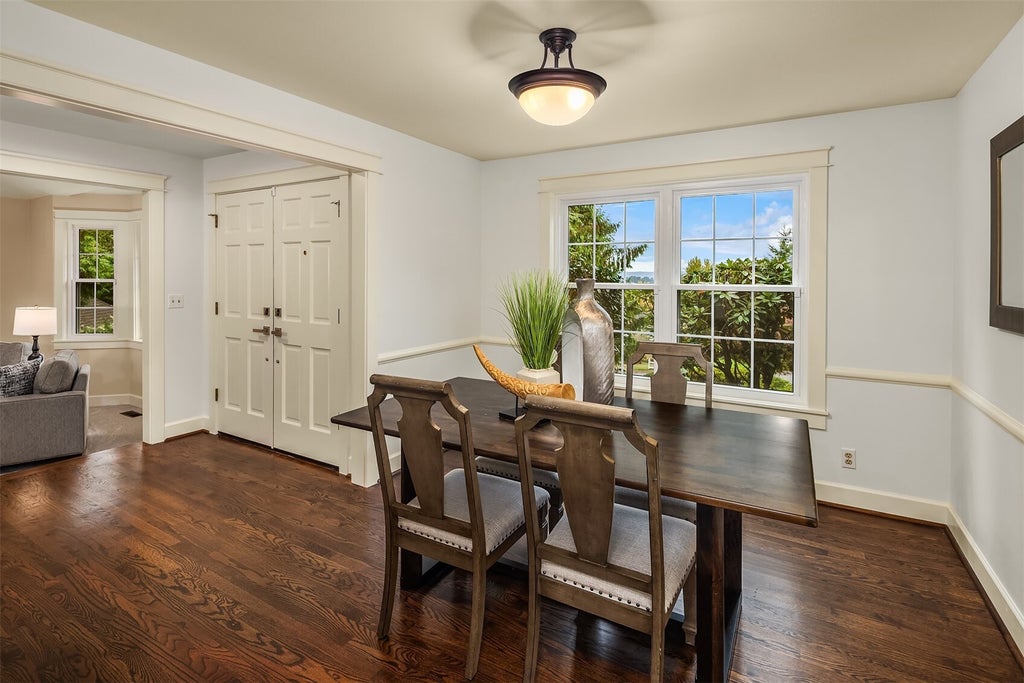 Photo of 1105 NW Inneswood Drive, Issaquah, WA 98027 (MLS # 2598224)