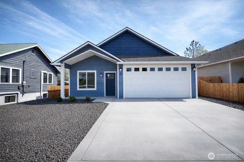 Photo of 22 S Fir Street, Soap Lake, WA 98851 (MLS # 2510798)