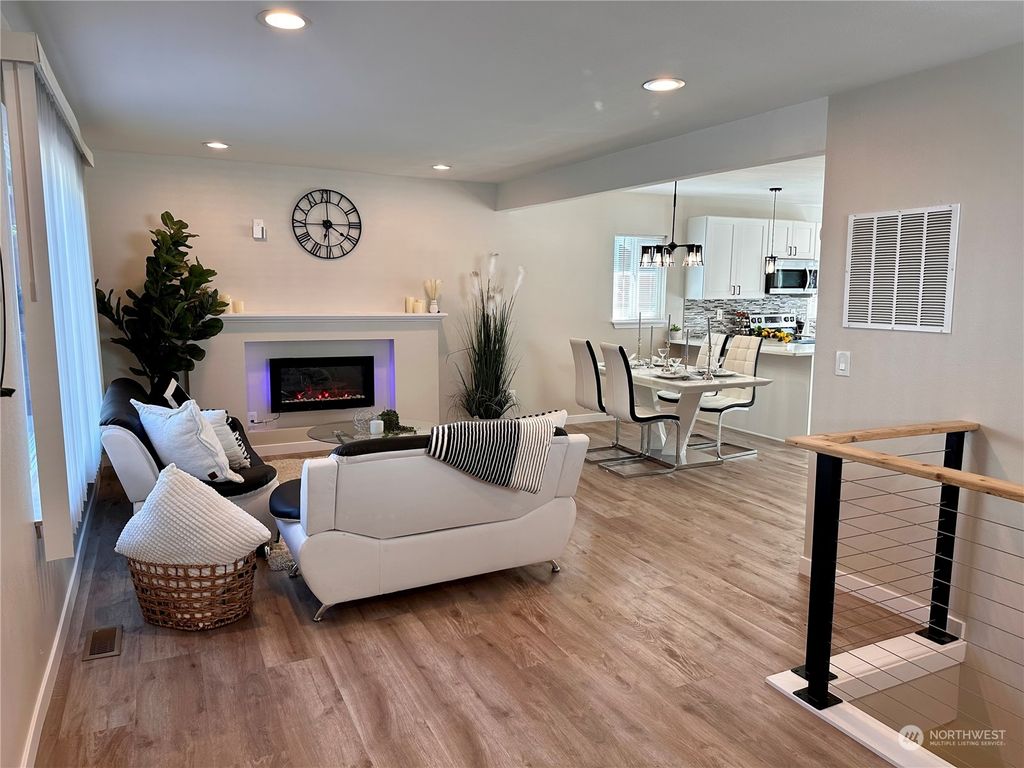 listing image 9366848221362951234