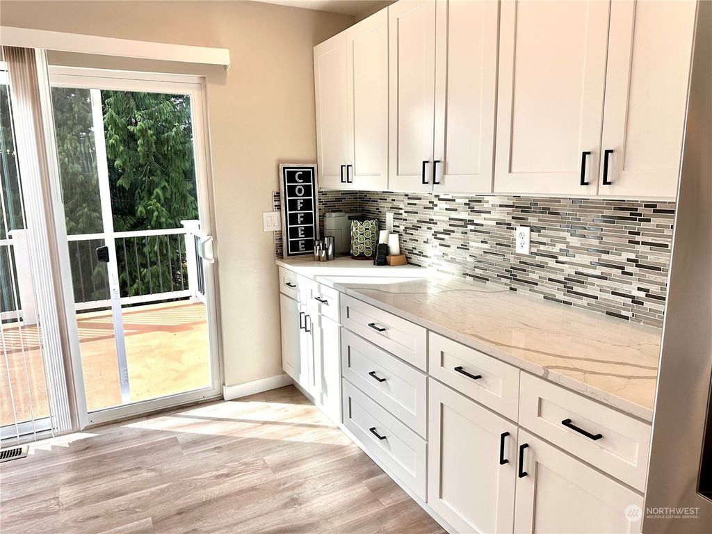 listing image 9362069581431019880