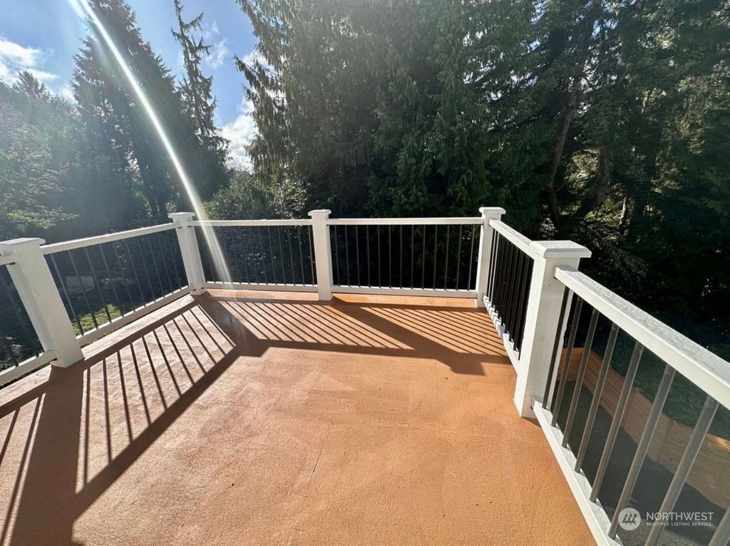 listing image 9368116612541954978