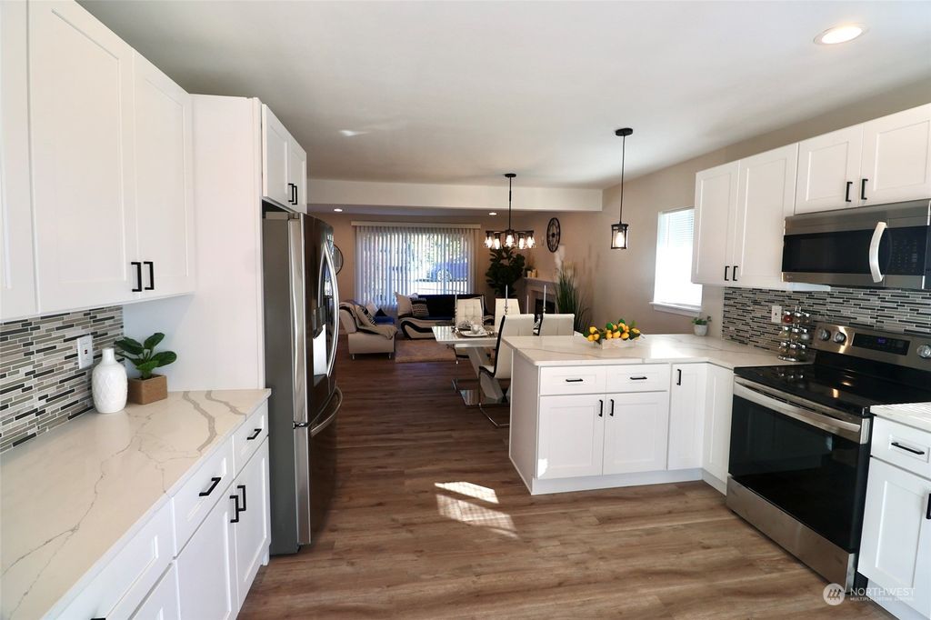 listing image 9368166164209387583