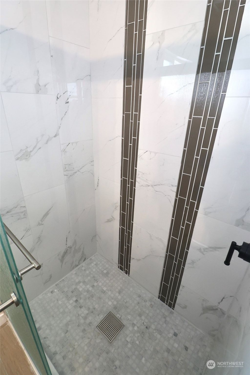 listing image 9360627111486599690