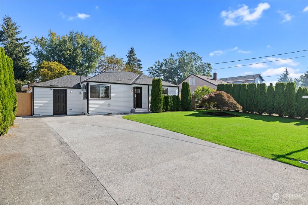 Photo of 17024 34th Avenue S, SeaTac, WA 98188 (MLS # 2007391)