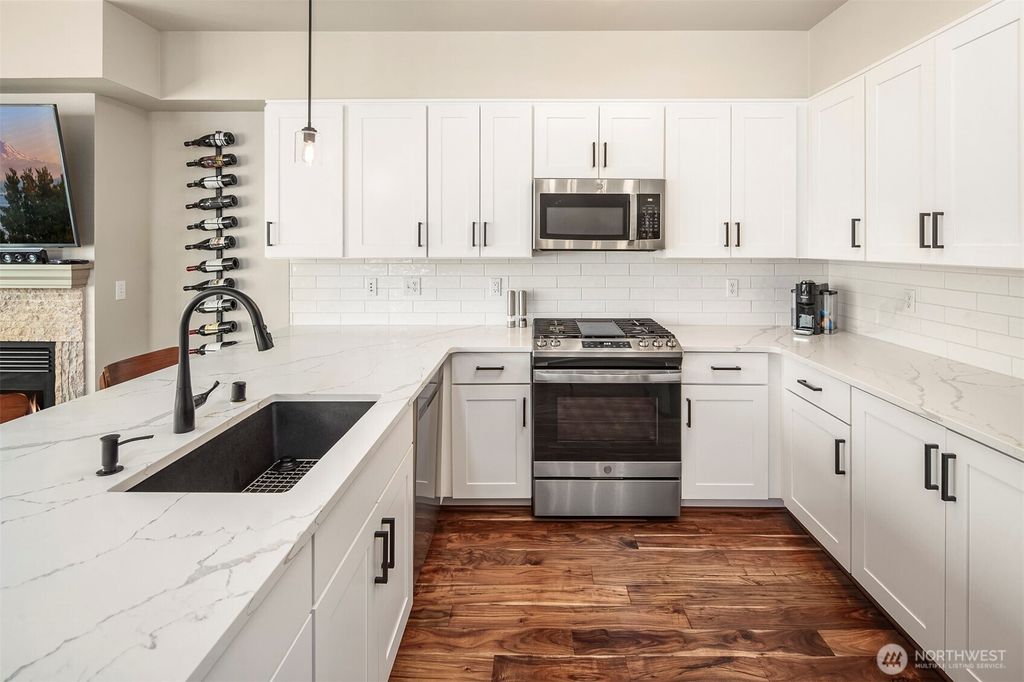 Photo of 1840 25th Avenue NE #202, Issaquah, WA 98029 (MLS # 2484476)