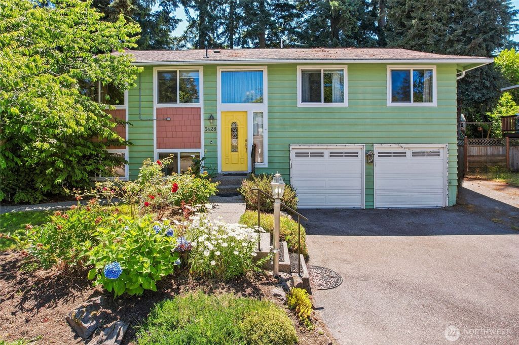 Photo of 5428 172nd Street SW, Lynnwood, WA 98037 (MLS # 2404407)