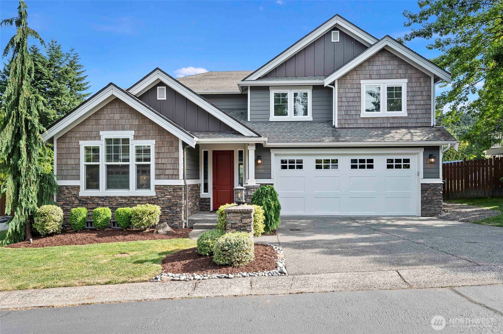 5509 NE 194th Place