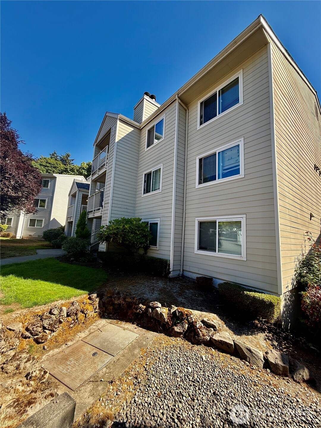 975 Aberdeen Avenue NE E403