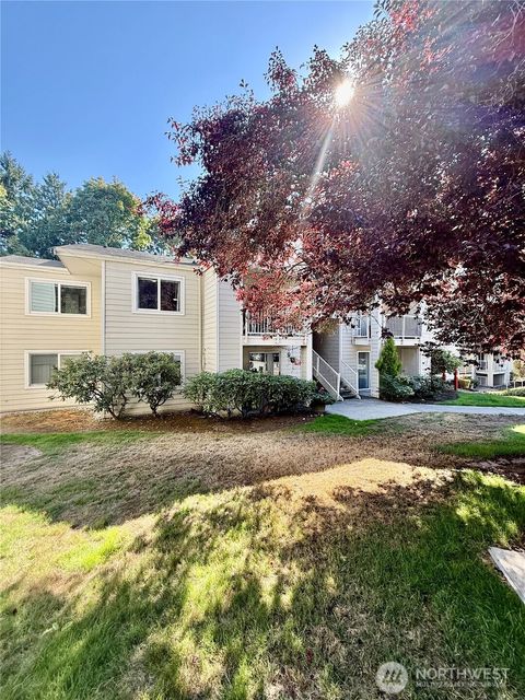 Photo of 975 Aberdeen Avenue NE #E403, Renton, WA 98056 (MLS # 2420261)