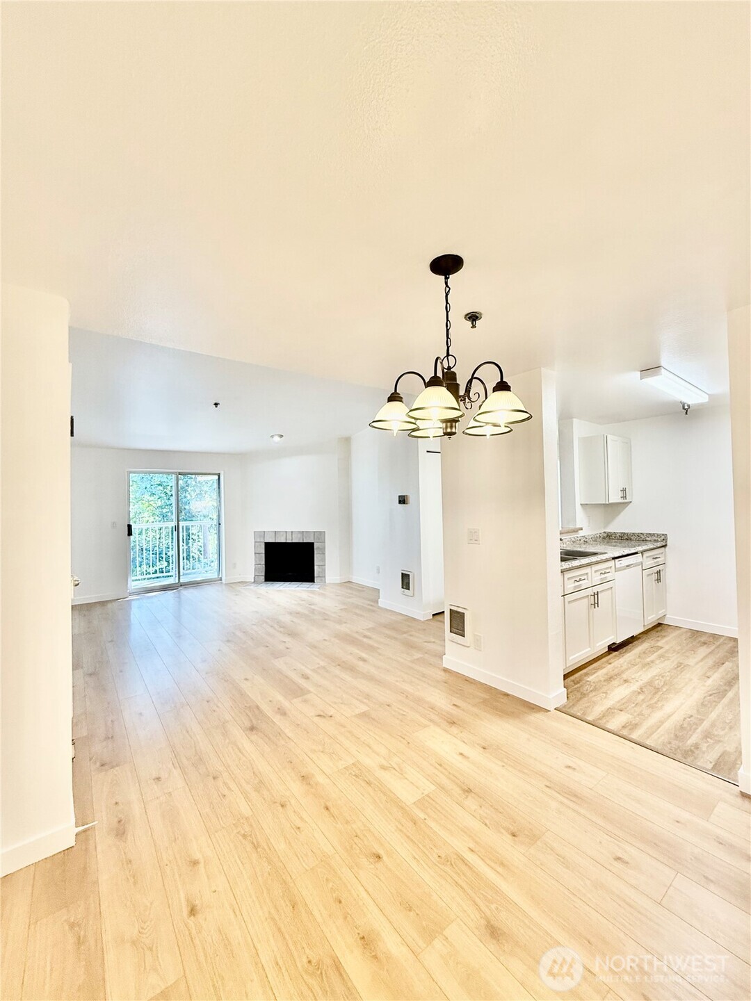975 Aberdeen Avenue NE E403