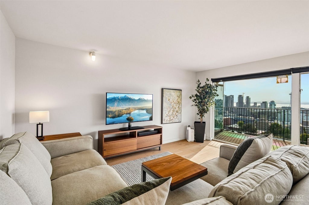 Photo of 505 Belmont Avenue E #1002, Seattle, WA 98102 (MLS # 2582552)