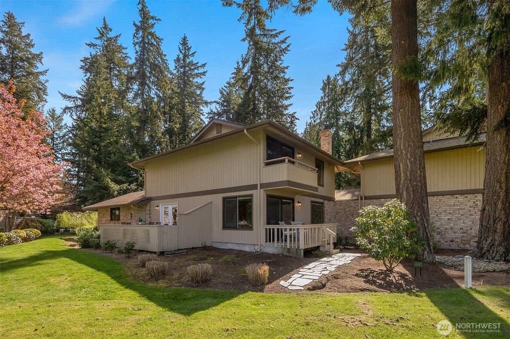 Photo of 6502 NE 171st Place, Kenmore, WA 98028 (MLS # 2360778)