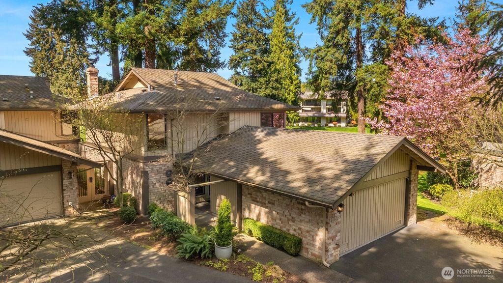 Photo of 6502 NE 171st Place, Kenmore, WA 98028 (MLS # 2360778)