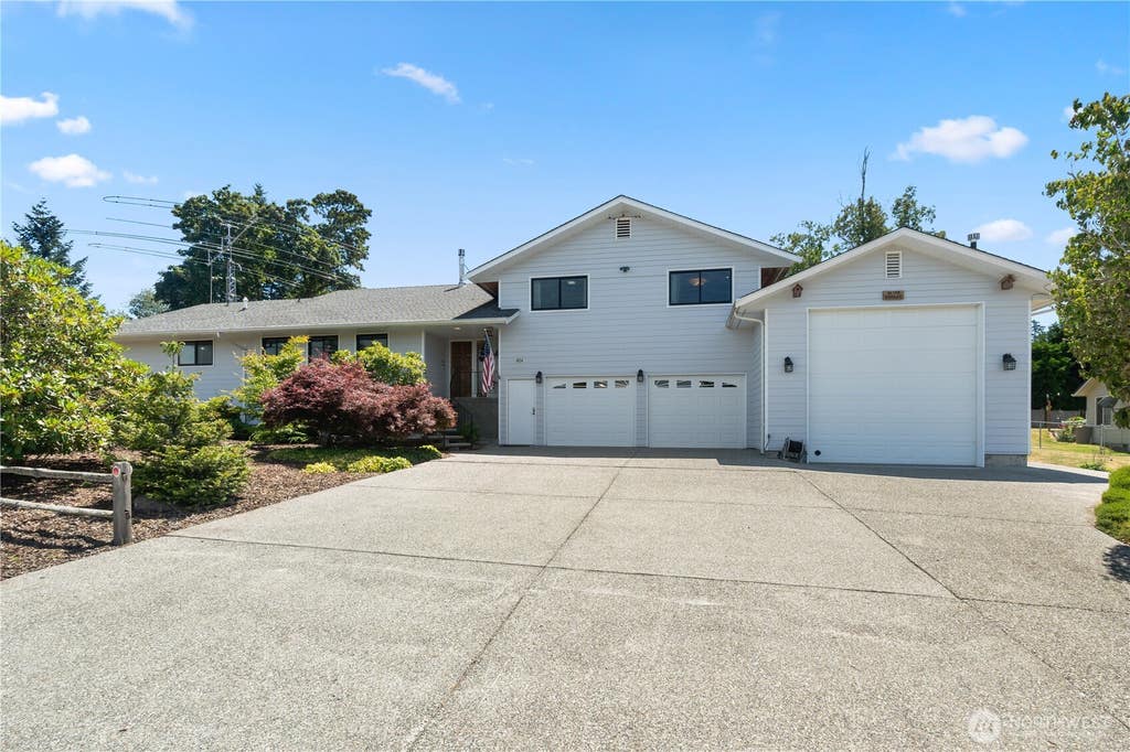Photo of 464 Marine View Place, Camano Island, WA 98282 (MLS # 2553542)