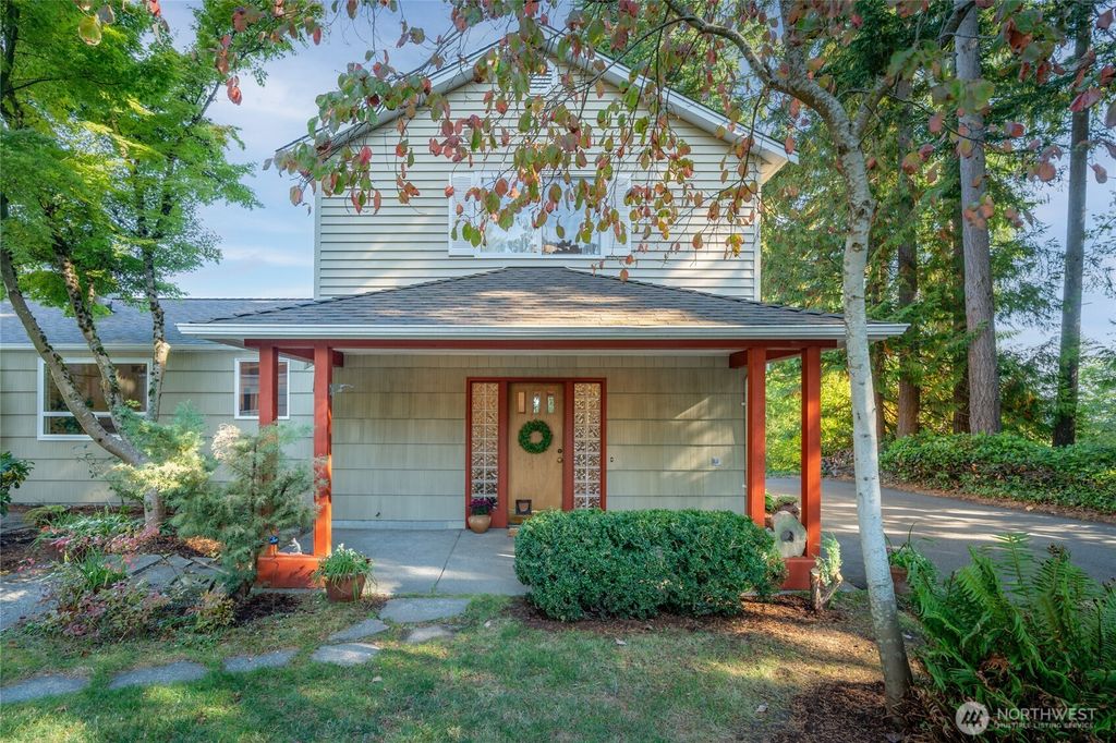Photo of 2123 NE 177th Street, Shoreline, WA 98155 (MLS # 2442470)